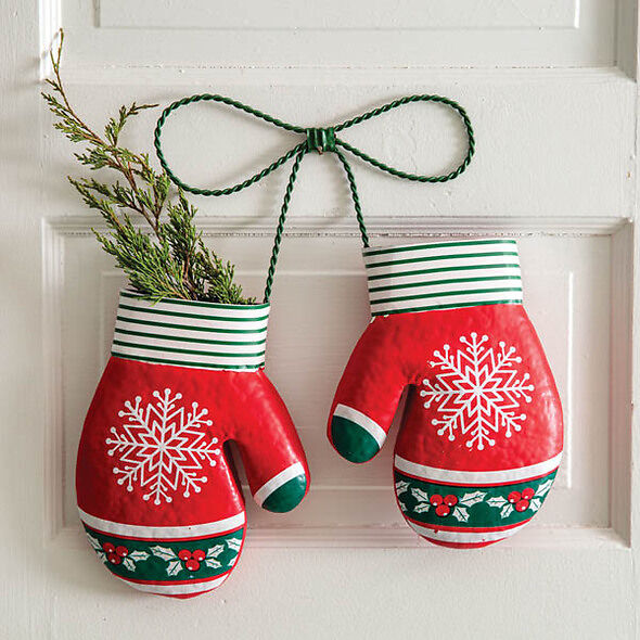 Metal Mittens Hanging Holiday Wall Decor
